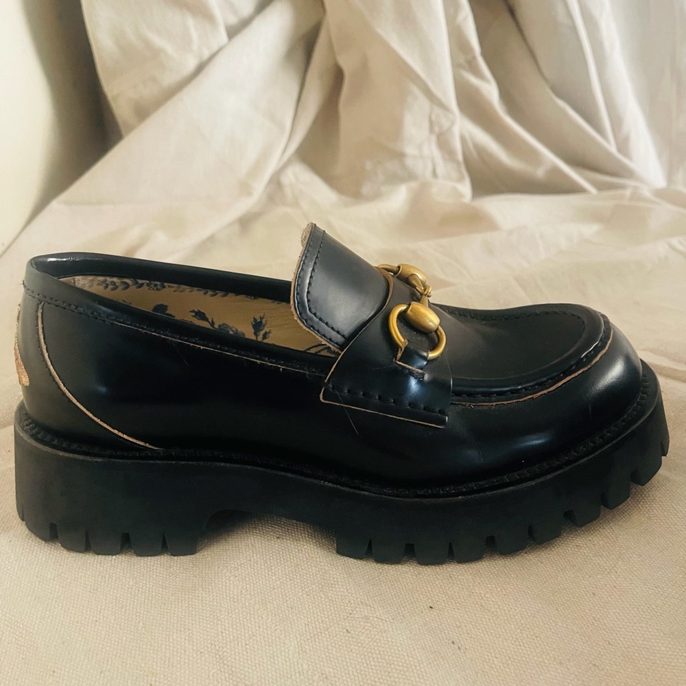Gucci Black Leather Lug Sole Loafers with Horsebit - Picture 5 of 11